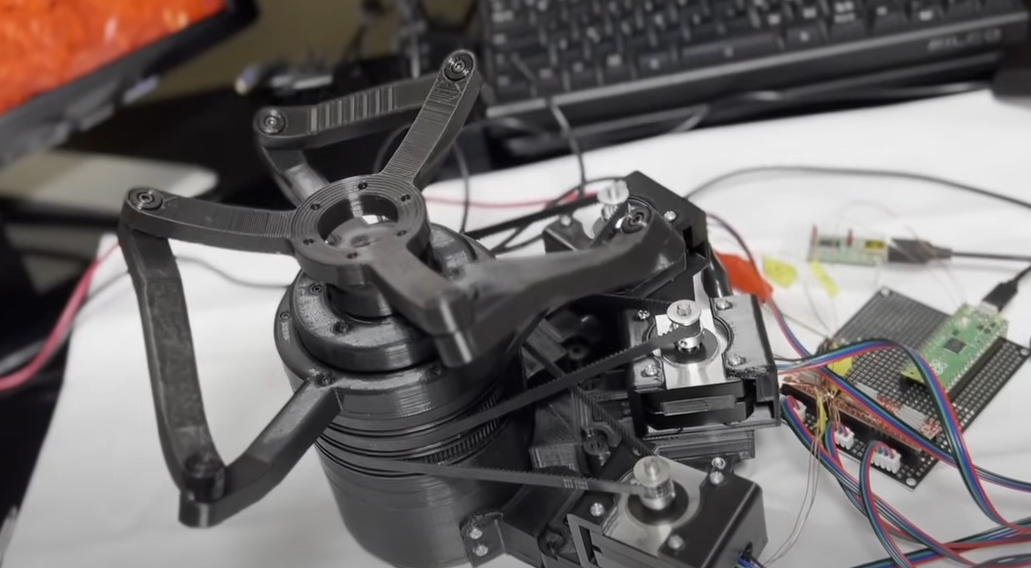 Spherical parallel manipulation platform based on NSK design